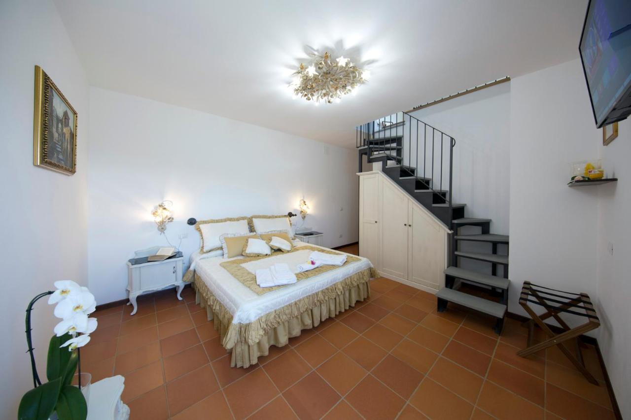 Podere Le Volte Country House La Mita Чивителла-ин-Валь-ди-Кьяна Экстерьер фото